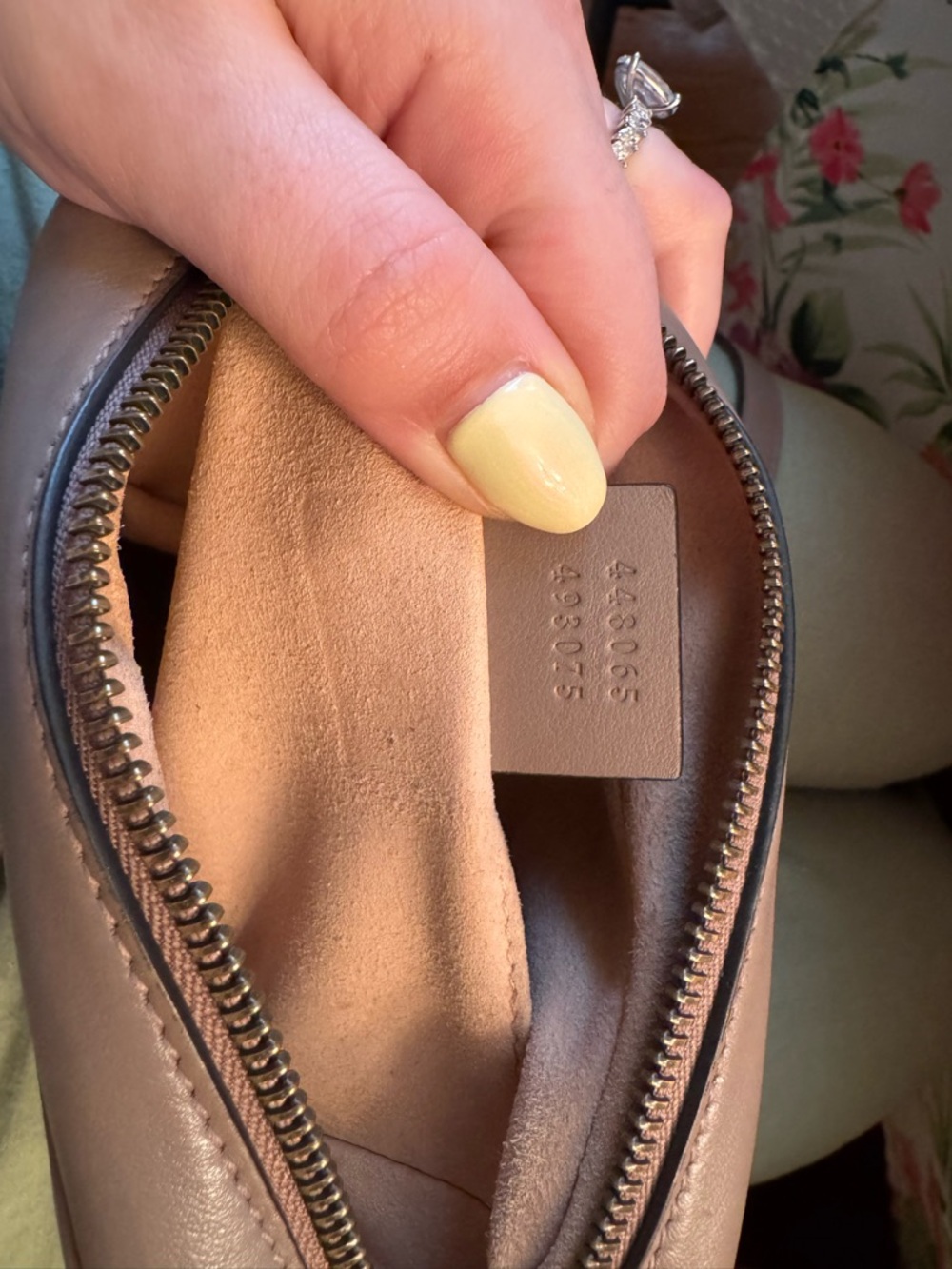 AUTHENTIC Small Gucci Camera Bag - Picture 5 of 5